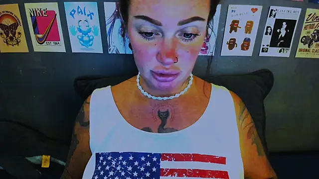 Snapshot of EllieOz chatting on 13, 4, 2026 EllieOz online show from 13, 4, 2026