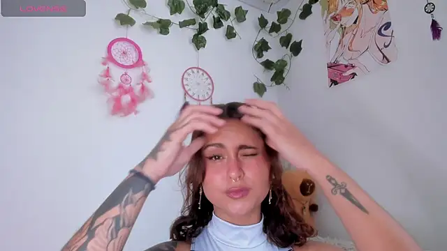 Violette-Ramirez01 online show from 18, 10, 2025