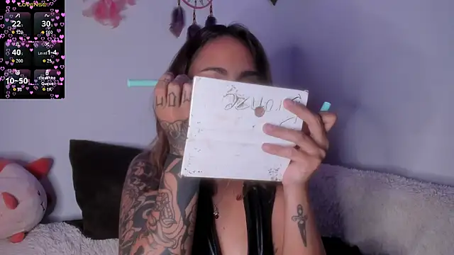 Violette-Ramirez01 online show from 26, 11, 2025