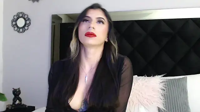 KinaCooper online show from 1, 12, 2025