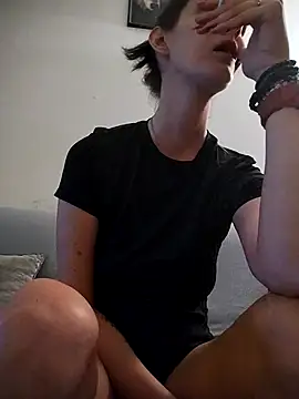 LauraBaby online show from 24, 10, 2025