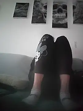 LauraBaby online show from 16, 4, 2026