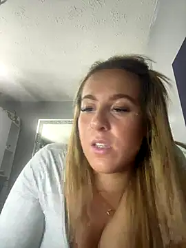 Miss emilee online show from 18, 9, 2025