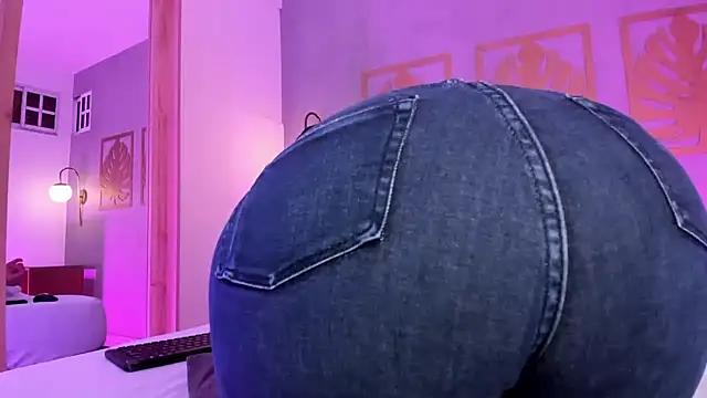 Snapshot of majo_rosse_ chatting on 4, 11, 2025 majo rosse online show from 4, 11, 2025