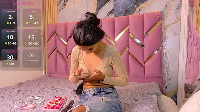 daddyissuesss  online show from 4, 10, 2025