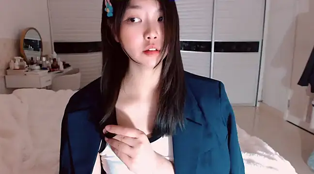 -Lucky Girl online show from 9, 2, 2025