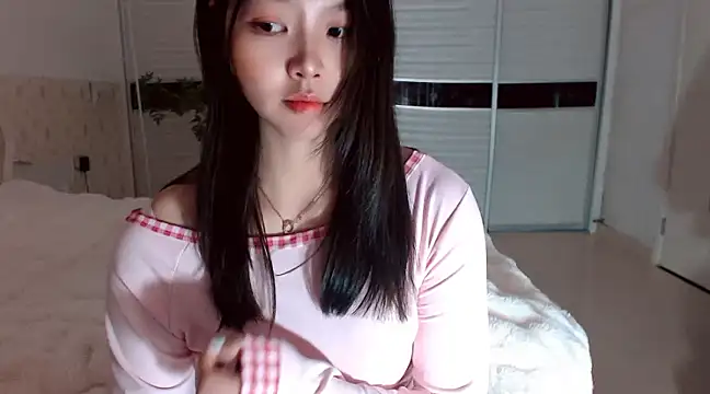 -Lucky Girl online show from 3, 3, 2025