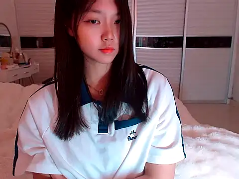 -Lucky Girl online show from 7, 3, 2025