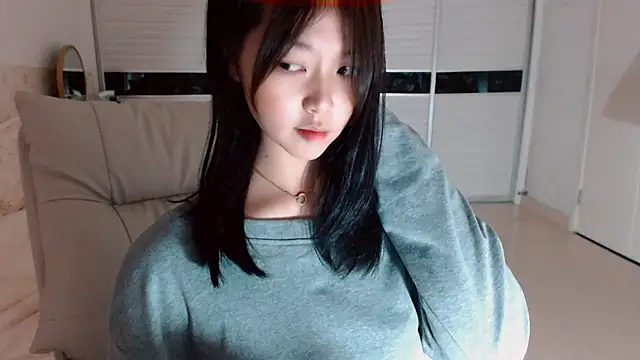 -Lucky Girl online show from 12, 9, 2025