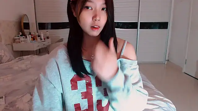 -Lucky Girl online show from 28, 10, 2025