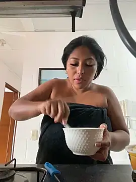 emmyjhonson07 online show from 4, 12, 2024