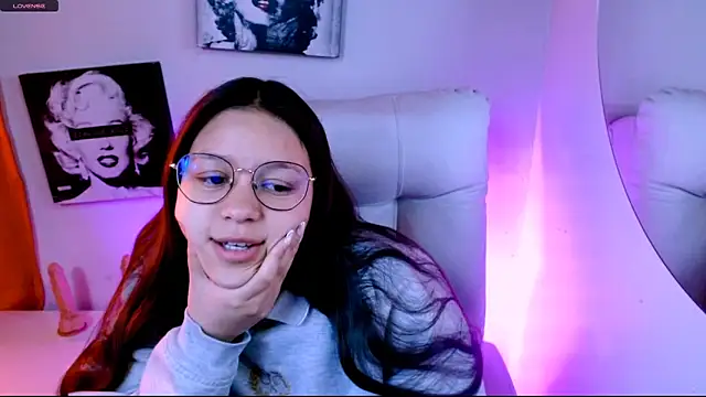 SamanthaRoldaan online show from 9, 3, 2026