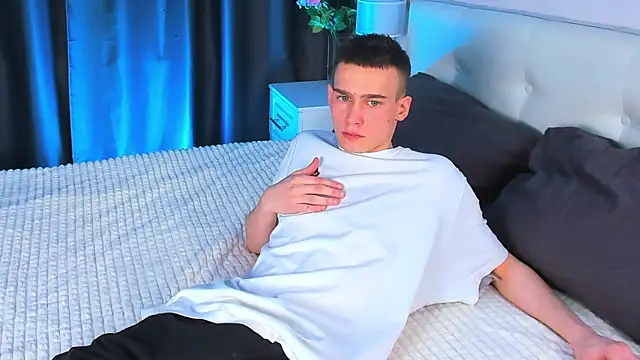 Snapshot of Kevin_Kesi chatting on 5, 2, 2025 Kevin Kesi online show from 5, 2, 2025