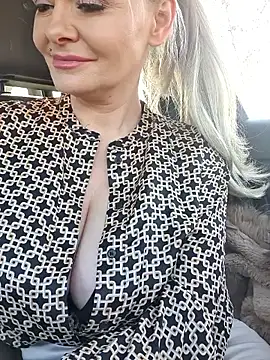 GjuliaX online show from 19, 11, 2025