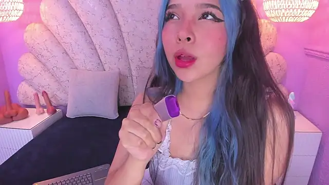 chloe watson  online show from 12, 1, 2025