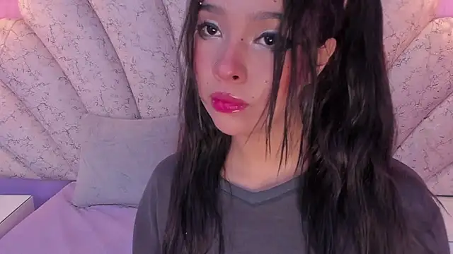 chloe watson  online show from 9, 3, 2025