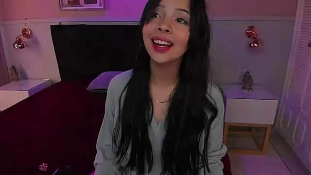 chloe watson  online show from 8, 11, 2025