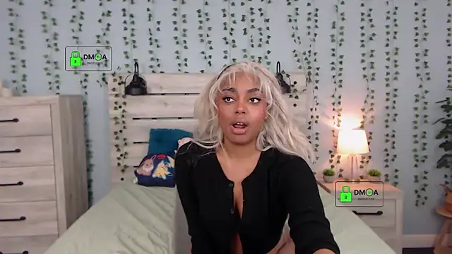 Snapshot of RobynKnight chatting on 6, 2, 2026 RobynKnight online show from 6, 2, 2026