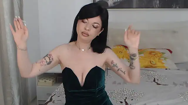 Snapshot of naughtymommy666 chatting on 4, 6, 2026 naughtymommy666 online show from 4, 6, 2026