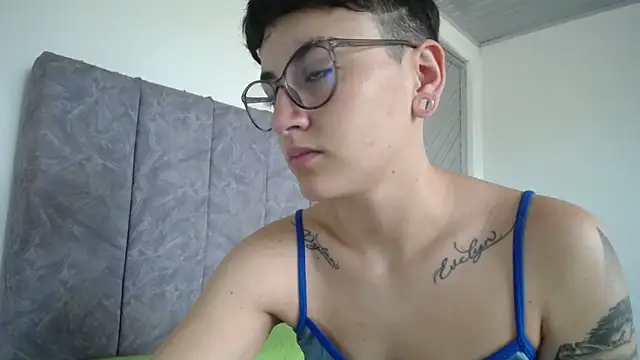 Snapshot of linda_33 chatting on 14, 3, 2026 linda 33 online show from 14, 3, 2026