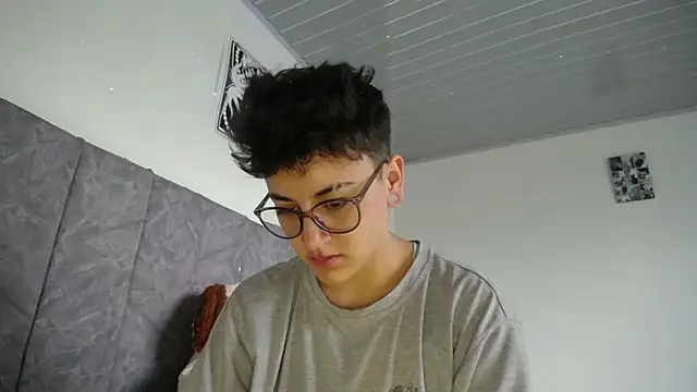 Snapshot of linda_33 chatting on 26, 3, 2026 linda 33 online show from 26, 3, 2026