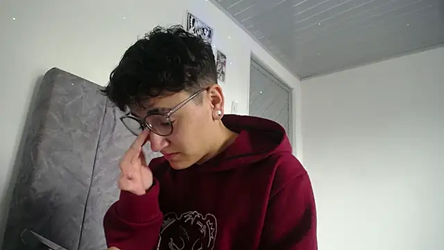 Snapshot of linda_33 chatting on 30, 3, 2026 linda 33 online show from 30, 3, 2026