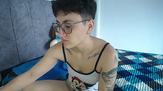 Snapshot of linda_33 chatting on 31, 3, 2026 linda 33 online show from 31, 3, 2026