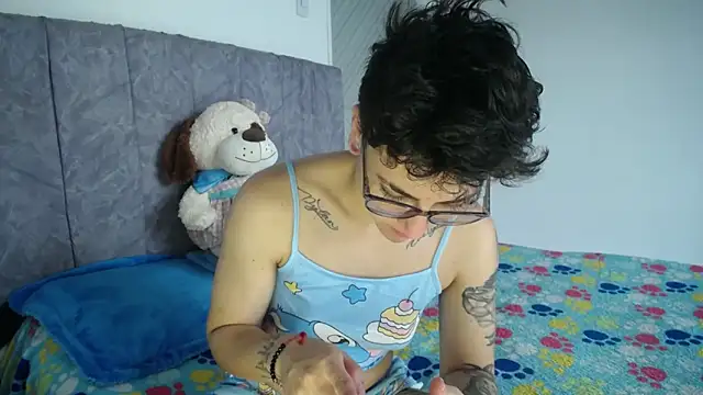 Snapshot of linda_33 chatting on 5, 4, 2026 linda 33 online show from 5, 4, 2026