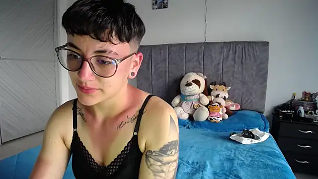 Snapshot of linda_33 chatting on 13, 4, 2026 linda 33 online show from 13, 4, 2026