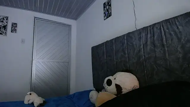 Snapshot of linda_33 chatting on 15, 4, 2026 linda 33 online show from 15, 4, 2026