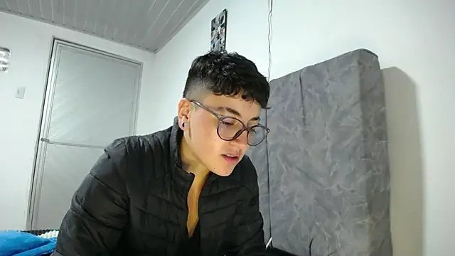 Snapshot of linda_33 chatting on 23, 4, 2026 linda 33 online show from 23, 4, 2026