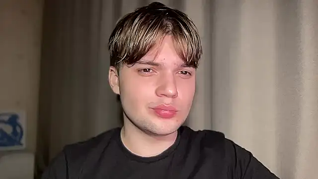 Snapshot of superfluboy_ chatting on 26, 2, 2025 superfluboy  online show from 26, 2, 2025
