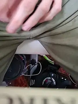 Snapshot of FreezingTie850 chatting on 20, 3, 2026 FreezingTie850 online show from 20, 3, 2026