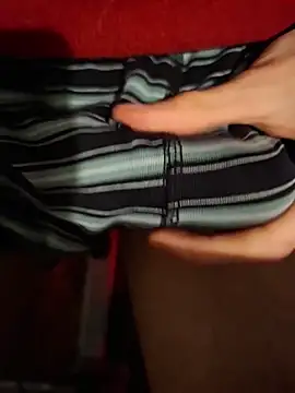 Snapshot of FreezingTie850 chatting on 5, 4, 2026 FreezingTie850 online show from 5, 4, 2026