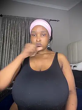 Snapshot of Bustygoddess32 chatting on 5, 11, 2025 Bustygoddess32 online show from 5, 11, 2025