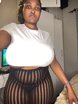 Snapshot of Bustygoddess32 chatting on 29, 4, 2026 Bustygoddess32 online show from 29, 4, 2026