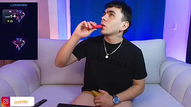 Snapshot of Jey_keler1 chatting on 25, 11, 2025 Jey keler1 online show from 25, 11, 2025