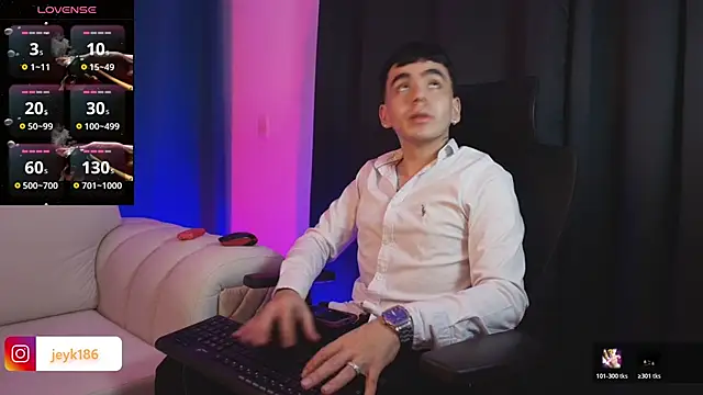 Snapshot of Jey_keler1 chatting on 30, 11, 2025 Jey keler1 online show from 30, 11, 2025