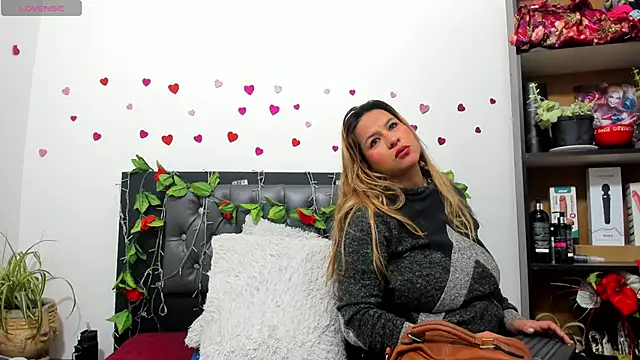 hazel 34 online show from 26, 10, 2025