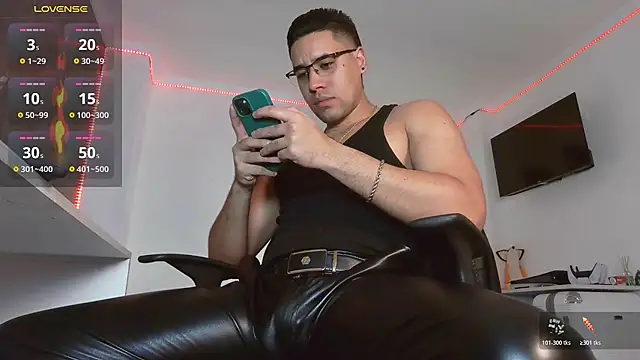 Snapshot of Thonydupont chatting on 15, 12, 2025 Thonydupont online show from 15, 12, 2025