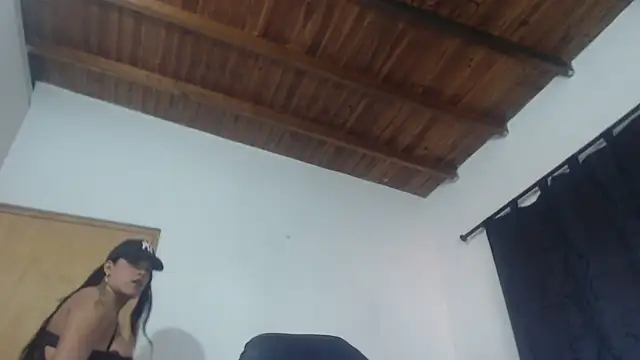 Snapshot of Alejagrantx chatting on 12, 9, 2025 Alejagrantx online show from 12, 9, 2025