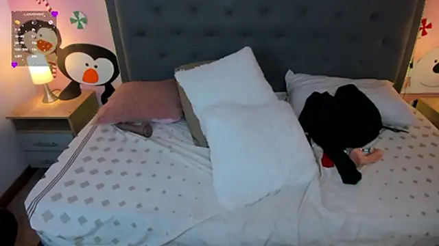 Snapshot of julieth_love_ chatting on 5, 1, 2026 julieth love online show from 5, 1, 2026