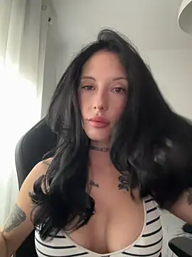 BellaGiaxx online show from 2, 12, 2025