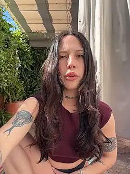 Snapshot of BellaGiaxx chatting on 2, 4, 2026 BellaGiaxx online show from 2, 4, 2026