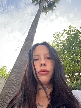 Snapshot of BellaGiaxx chatting on 6, 4, 2026 BellaGiaxx online show from 6, 4, 2026