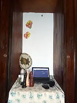 Snapshot of The-Peach-Flexer chatting on 2, 12, 2025 The-Peach-Flexer online show from 2, 12, 2025