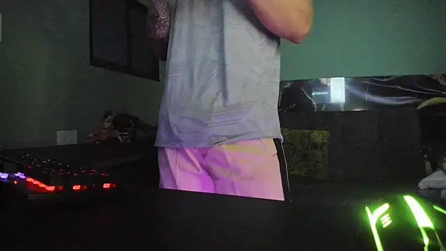 Snapshot of Sisoyalejo420 chatting on 3, 2, 2026 Sisoyalejo420 online show from 3, 2, 2026