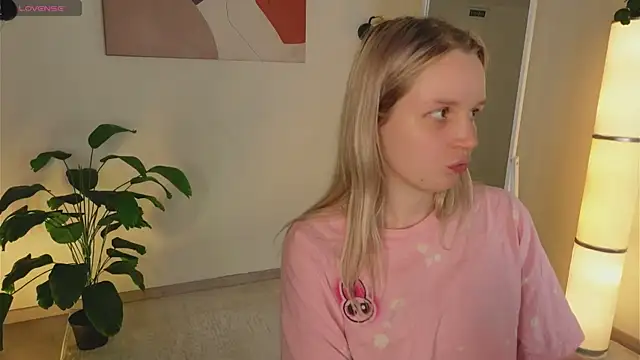 Beatrica Klein online show from 10, 11, 2025