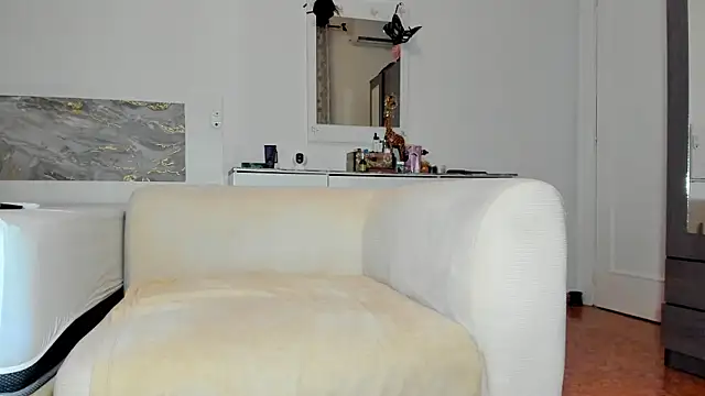 Snapshot of anisialuna_ chatting on 1, 4, 2026 anisialuna online show from 1, 4, 2026