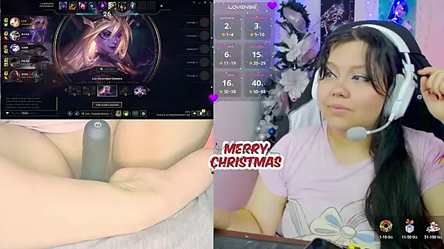 Snapshot of crystal7u7 chatting on 22, 12, 2025 crystal7u7 online show from 22, 12, 2025